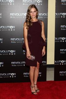 Tracy Spiridakos feet photo thumbnail