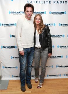 Tracy Spiridakos feet photo thumbnail