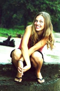 Tracy Spiridakos feet photo thumbnail