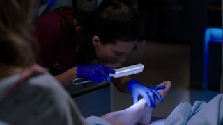 Tracy Spiridakos feet photo thumbnail