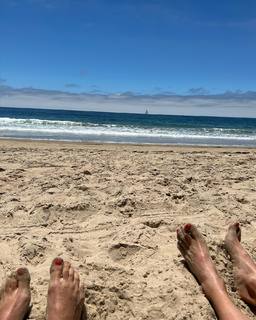 Tracy Spiridakos feet photo thumbnail