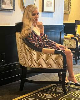 Tracy Spiridakos feet photo thumbnail