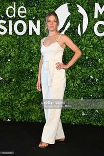 Tracy Spiridakos feet photo thumbnail