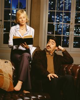 Traylor Howard feet photo thumbnail