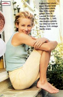 Traylor Howard feet photo thumbnail