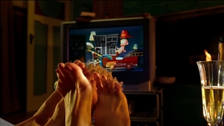 Traylor Howard feet photo thumbnail
