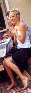 Traylor Howard feet photo thumbnail
