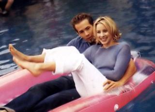 Traylor Howard feet photo thumbnail