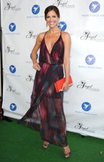 Tricia Helfer feet photo thumbnail