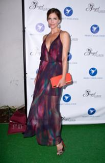 Tricia Helfer feet photo thumbnail