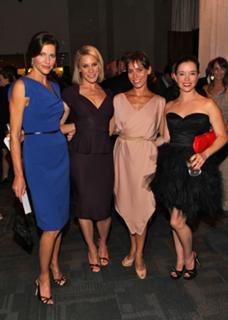 Tricia Helfer feet photo thumbnail