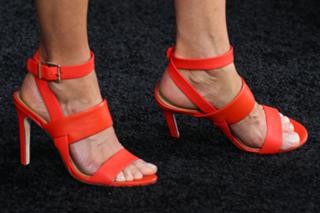 Tricia Helfer feet photo thumbnail