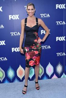 Tricia Helfer feet photo thumbnail
