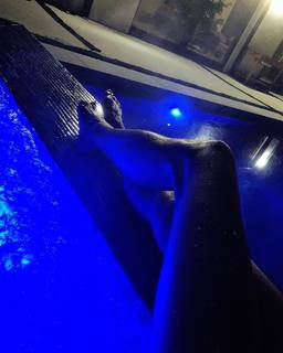 Tricia Helfer feet photo thumbnail