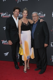 Tricia Helfer feet photo thumbnail