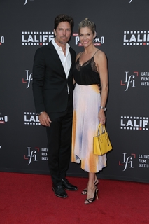 Tricia Helfer feet photo thumbnail