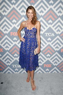Tricia Helfer feet photo thumbnail