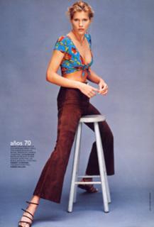 Tricia Helfer feet photo thumbnail