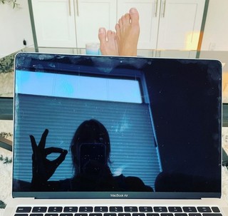 Tricia Helfer feet photo thumbnail