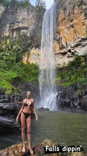 Tricia Helfer feet photo thumbnail