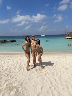 Tricia Helfer feet photo thumbnail