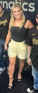 Tricia Whitaker feet photo 5