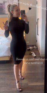 Tricia Whitaker feet photo 1