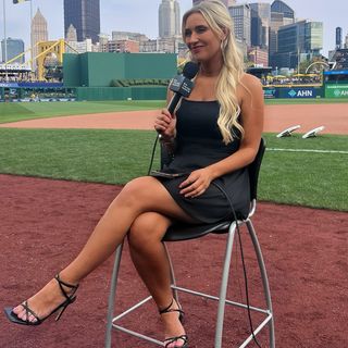 Tricia Whitaker feet photo 3