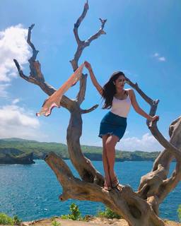 Tridha Choudhury feet photo thumbnail
