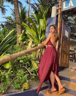 Tridha Choudhury feet photo thumbnail