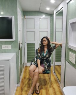 Tridha Choudhury feet photo thumbnail