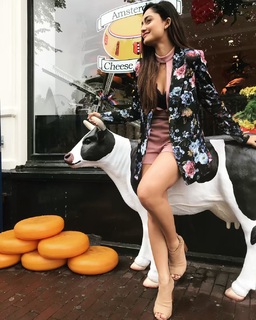 Tridha Choudhury feet photo thumbnail