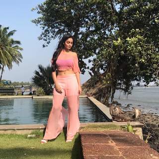 Tridha Choudhury feet photo thumbnail