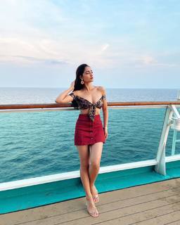 Tridha Choudhury feet photo thumbnail