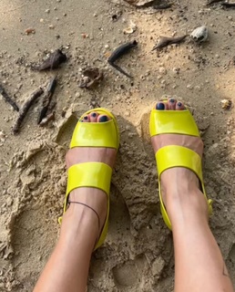 Tridha Choudhury feet photo thumbnail