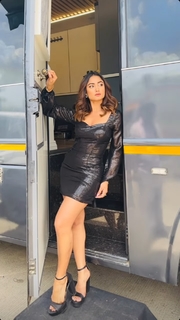 Tridha Choudhury feet photo thumbnail