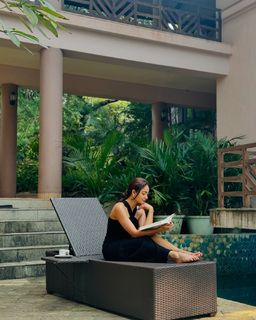 Tridha Choudhury feet photo thumbnail