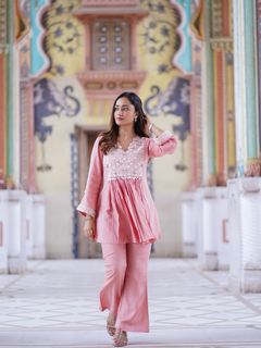 Tridha Choudhury feet photo thumbnail