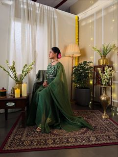Tridha Choudhury feet photo thumbnail