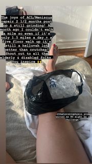 Trieste Kelly Dunn feet photo thumbnail