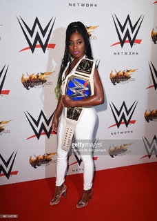 Trinity Fatu feet photo thumbnail