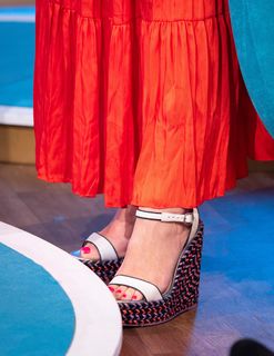 Trinny Woodall feet photo 5