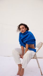 Triptii Dimri feet photo thumbnail