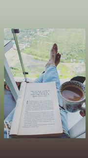 Triptii Dimri feet photo thumbnail