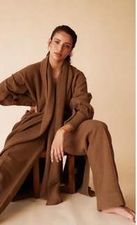 Triptii Dimri feet photo thumbnail