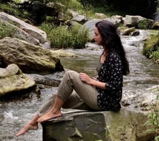 Triptii Dimri feet photo thumbnail