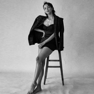 Triptii Dimri feet photo thumbnail