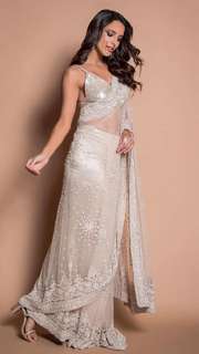 Triptii Dimri feet photo thumbnail