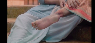 Triptii Dimri feet photo thumbnail