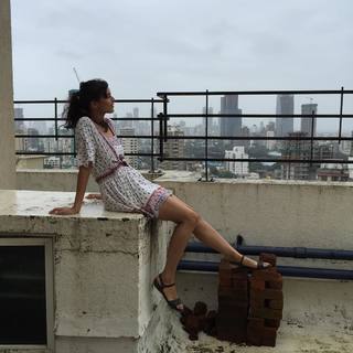 Triptii Dimri feet photo thumbnail